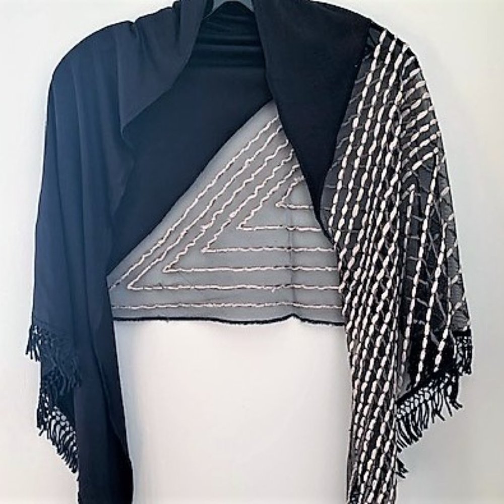 STUNNING CHAN LUU Scarf